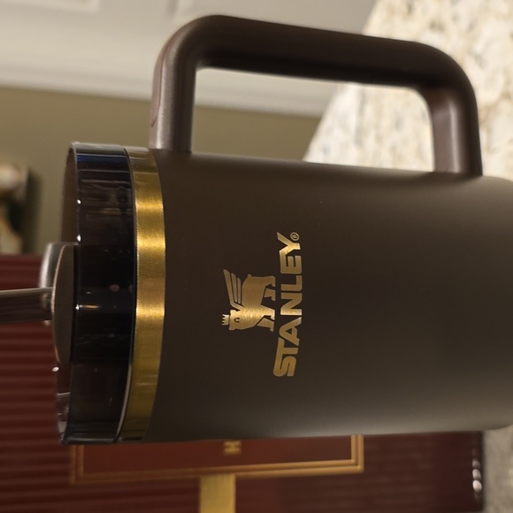 Stanley Limited Edition Chocolate Gold 40oz Quencher - Picture 2 of 13